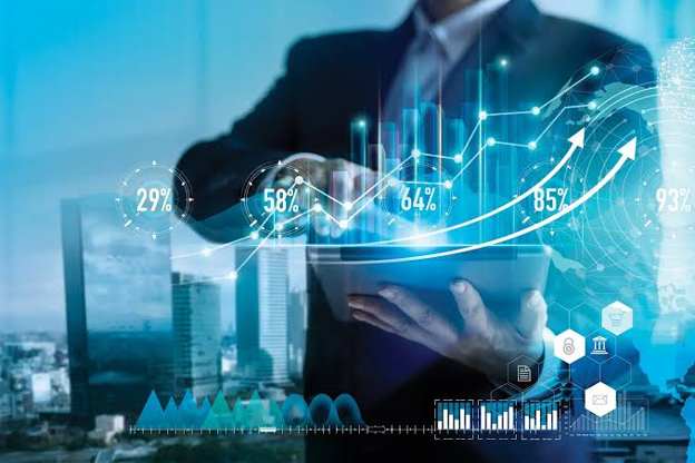 Professionals attending data analytics certification training covering SQL, Python, Power BI, and real-world business analytics projects